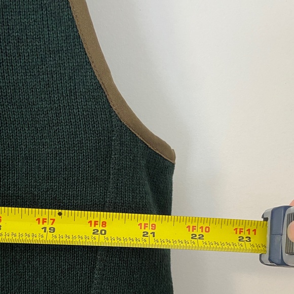 L.L. Bean Men's Sweater Fleece Vest - Picture 12 of 13